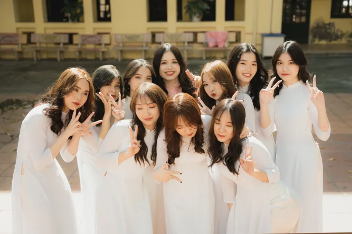 Ky-Thuat-Chup-Anh-Ky-Yeu-Ao-Dai-Hoa-Minh-Voi-Truyen-Thong