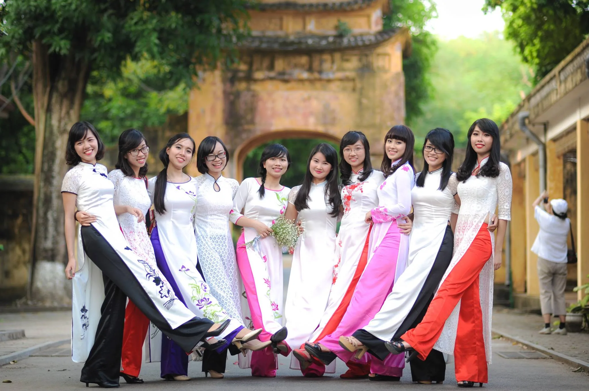 tao-dang-chup-anh-ky-yeu-ao-dai-dep-diu-dang-va-nu-tinh